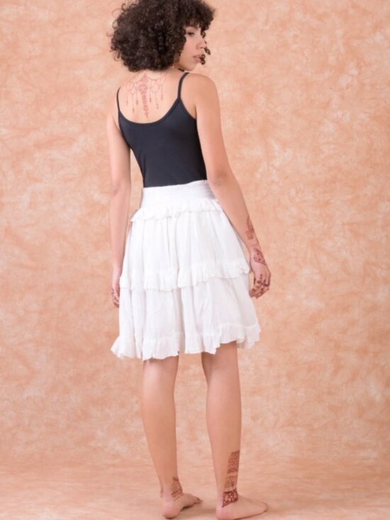 250. Tiered White Viscose Skirt - Picture 2 of 2